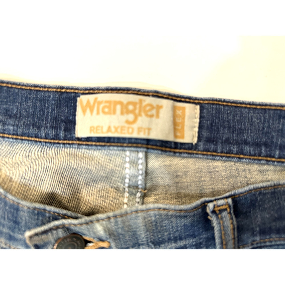 Wrangler Jeans Mens 36x30‎ Relaxed Fit Bootcut Denim Distressed Faded Western - Picture 2 of 9